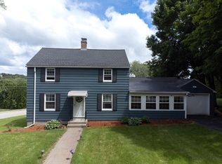 7 Summerhill Rd, Auburn, MA 01501