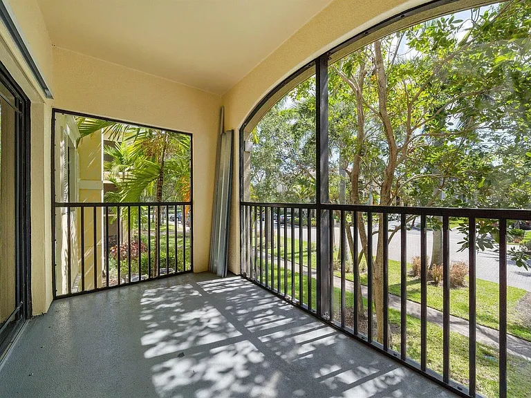 3020 Alcazar Pl #202 — Photo 13