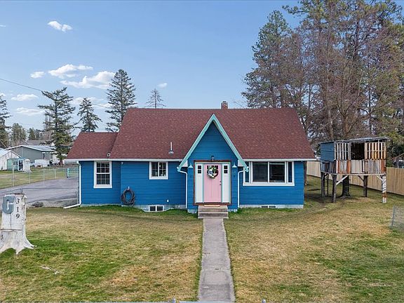3rd image of 319 Edgewood Dr