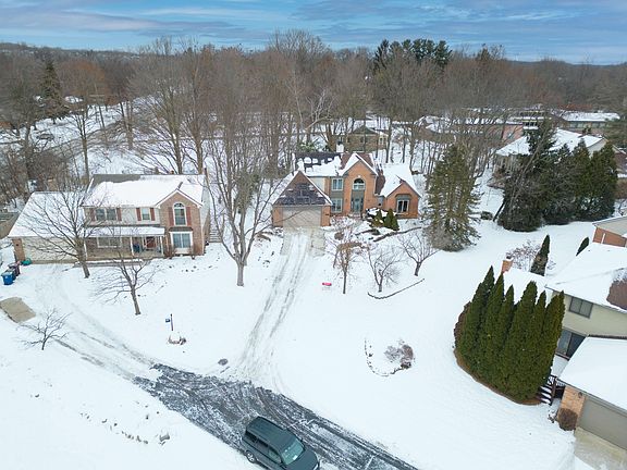 2nd image of 825 Brookside Dr