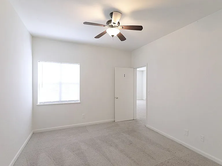 2201 Spring Garden St — Photo 27