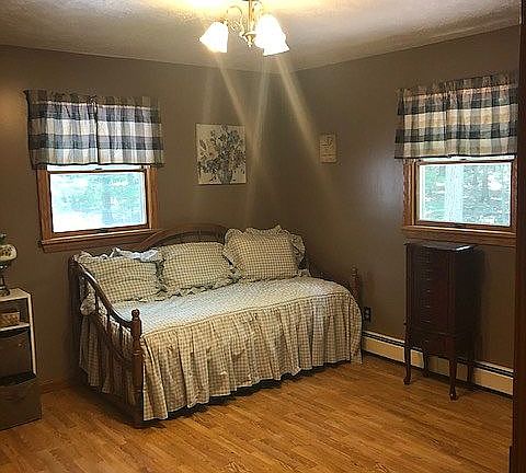 Bedroom 2/office