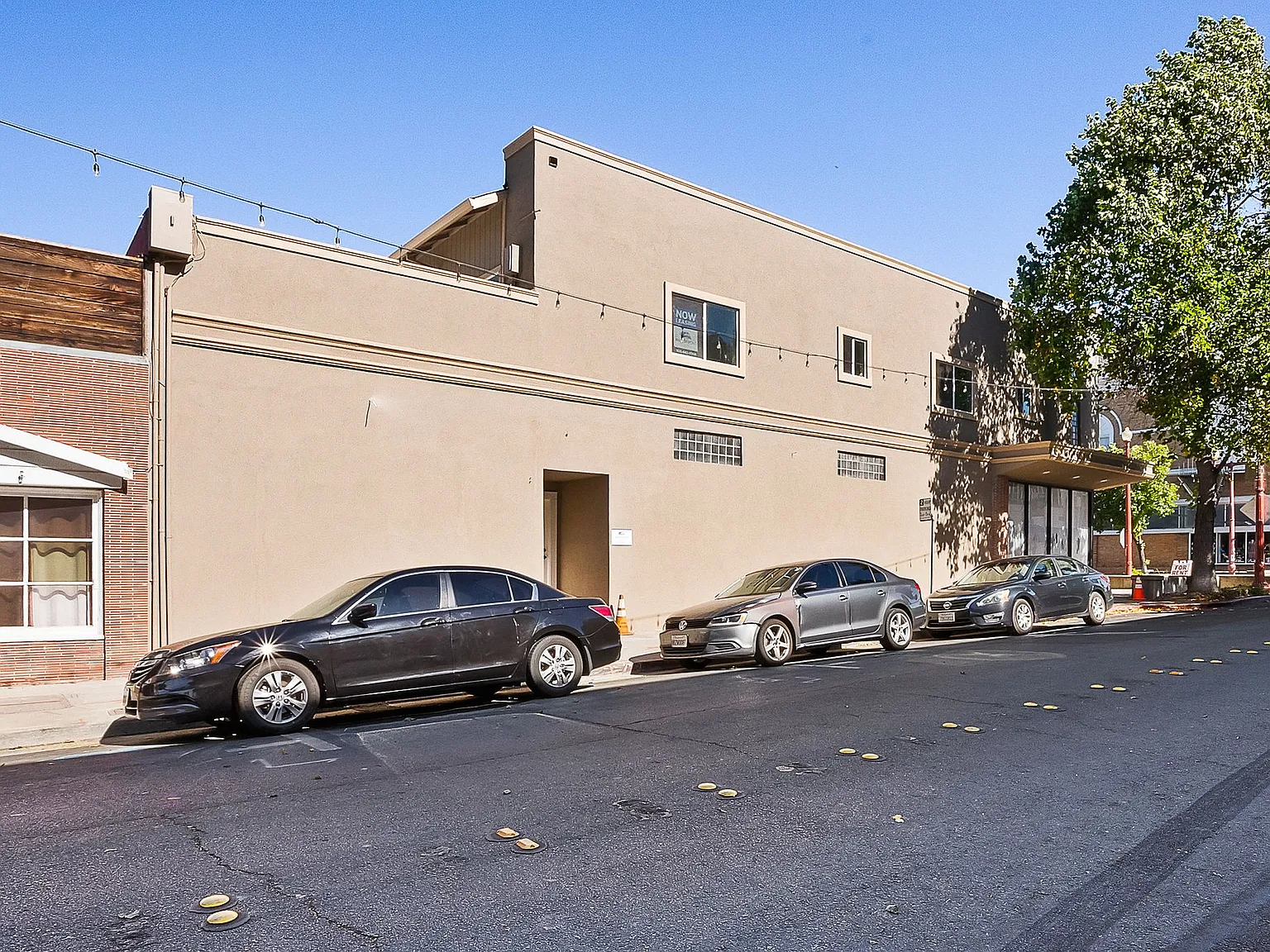 113 G St — Photo 2