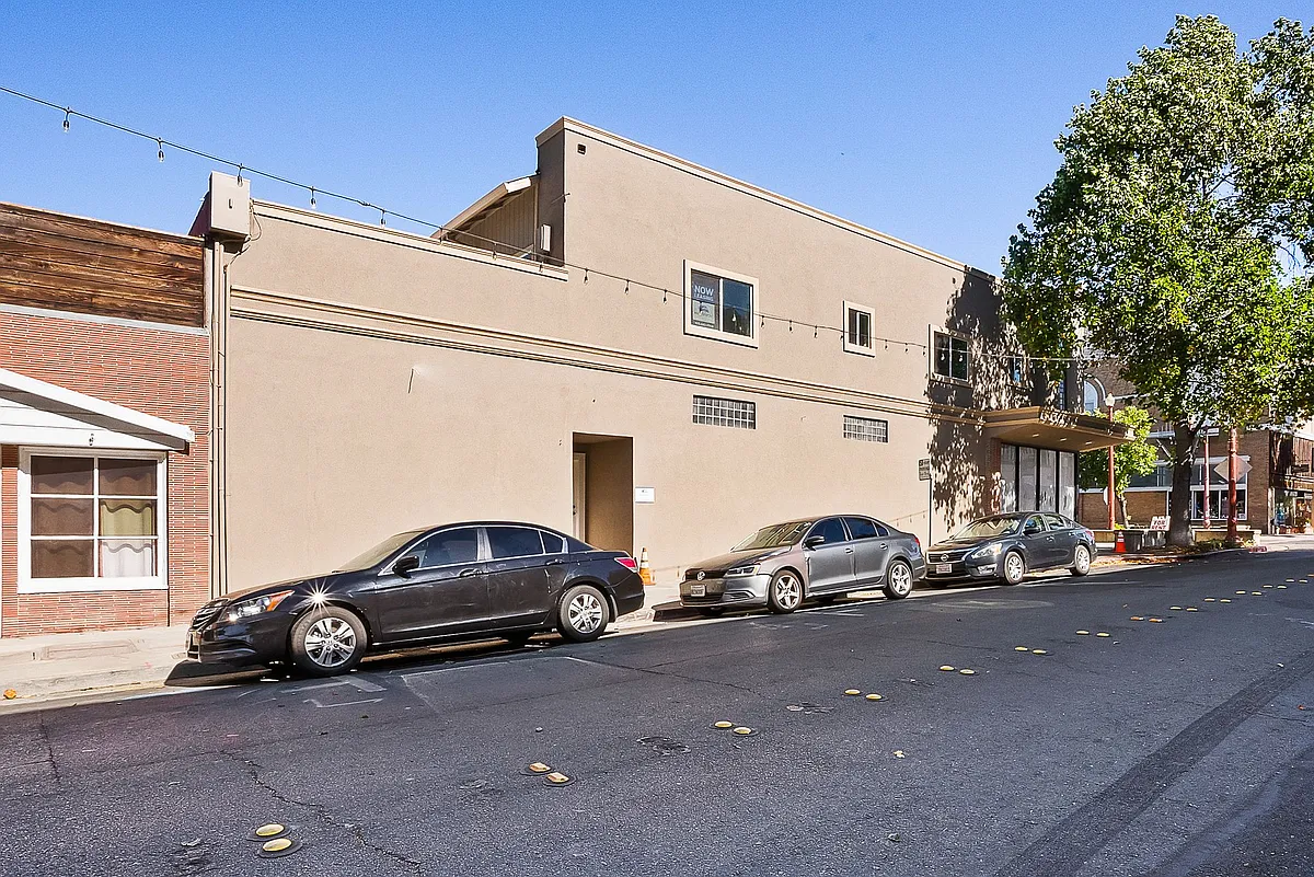 Building Photo - 113 G St #F
