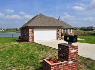 132 Lakeside Dr, Benton, KY 42025