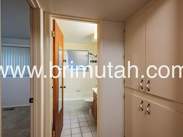 952 E Princeton Ave #D — Photo 9