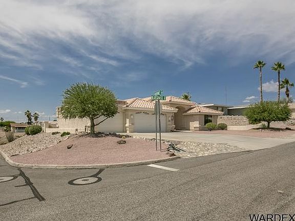 2nd image of 3343 Bluegrass Dr