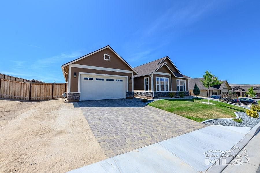 1st image of 460 Vista Grande Dr