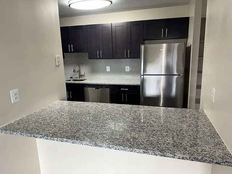 Silver Spring Station Apartment Homes — Photo 2