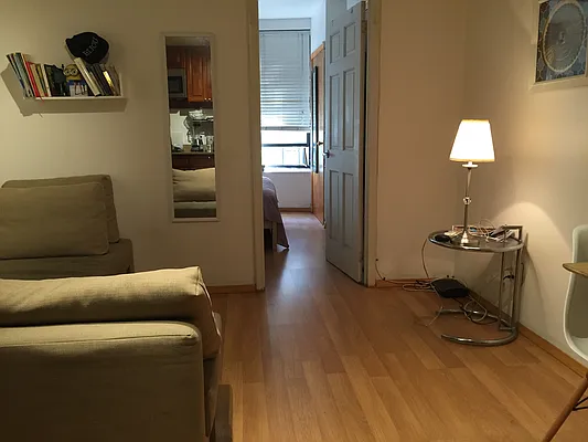 Rented by Veracity NYC LLC | media 14