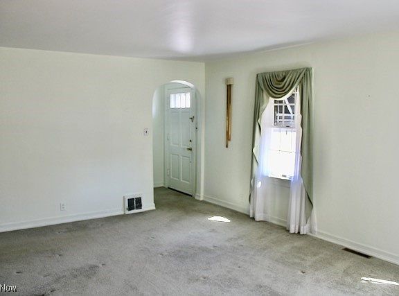 4th image of 2219 Hazel Ave