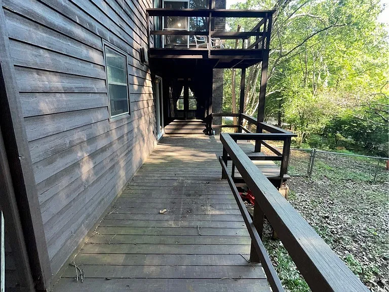 150 Brookstone Ct — Photo 23
