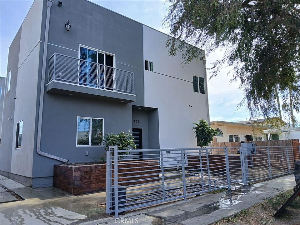 2nd image of 1606 W 84th Pl