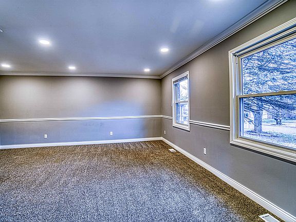 4th image of 717 Bonnie View Dr