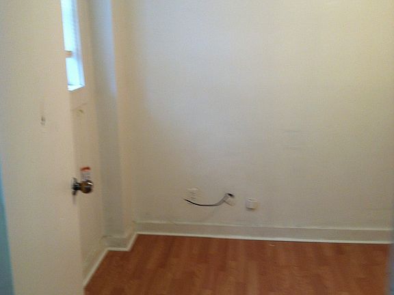 4th image of 1104 E 13th St