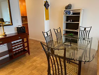 Rented by R New York