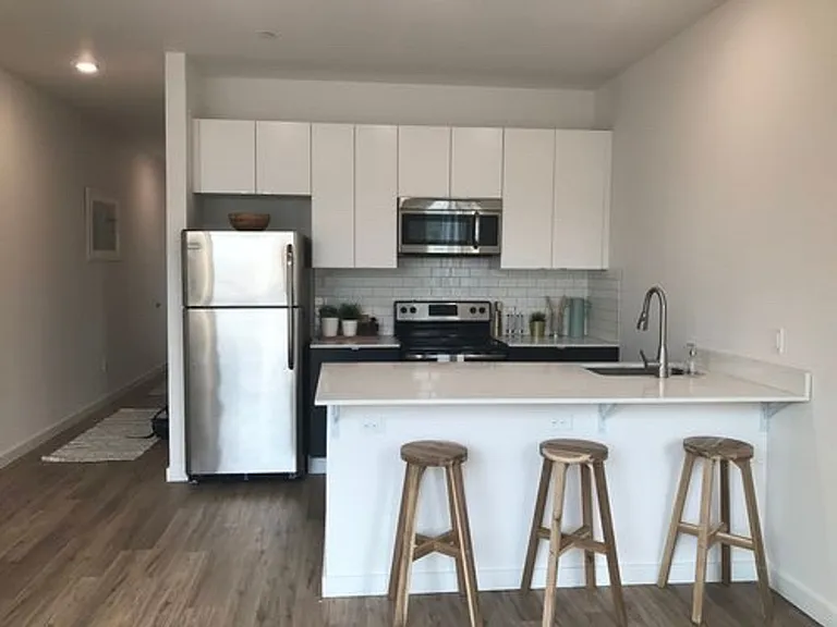 88 SE 24th Ave — Photo 6