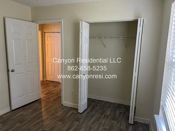 461 Bedford Knoll Dr — Photo 16
