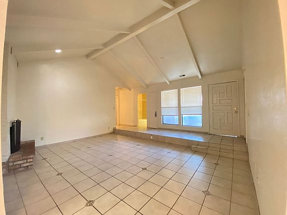 5th image of 9102 Valley Oak Dr