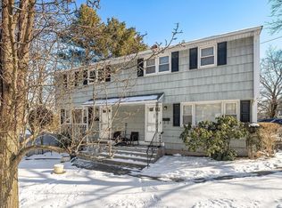 299 Cross St UNIT 299, Winchester, MA 01890