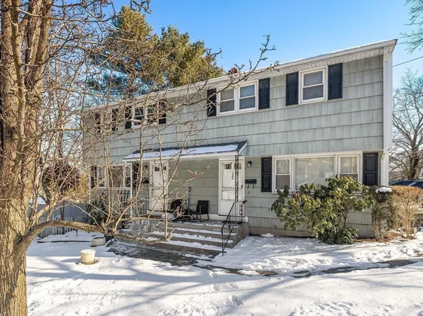 299 Cross St Unit 299, Winchester, MA 01890