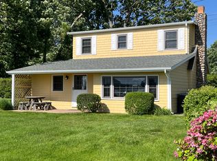 11 Valley St, Waterford, CT 06385
