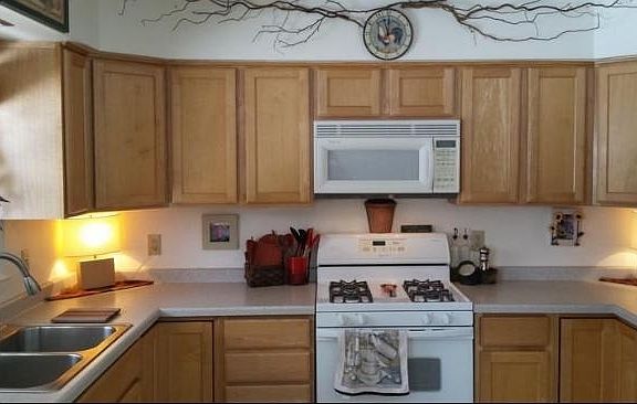 5th image of W198N9496 Wellington Dr