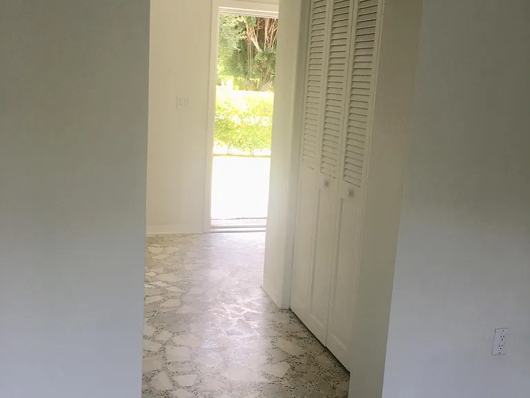 400 Miller Rd — Photo 4