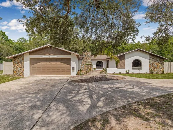 10430 Bobcat Dr, New Port Richey, FL 34654