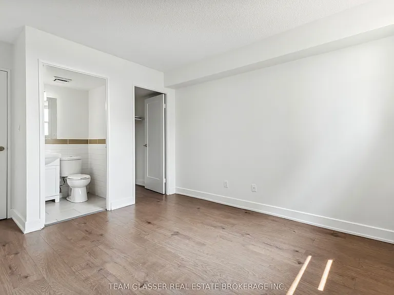 21 King St #409 — Photo 8