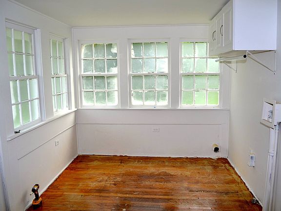3rd image of 224 Gouaux Ave