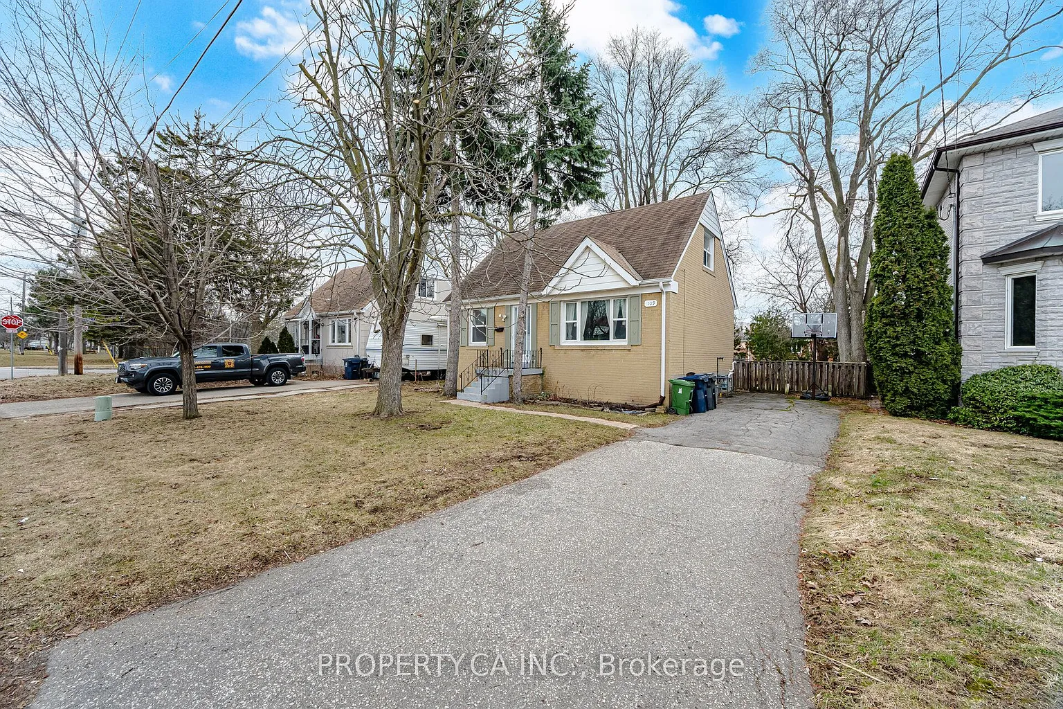 109 Pleasant Ave photo 1