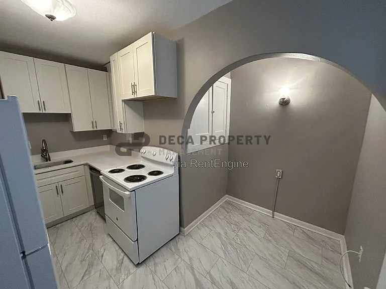 6822 Waldemar Ave #A — Photo 8