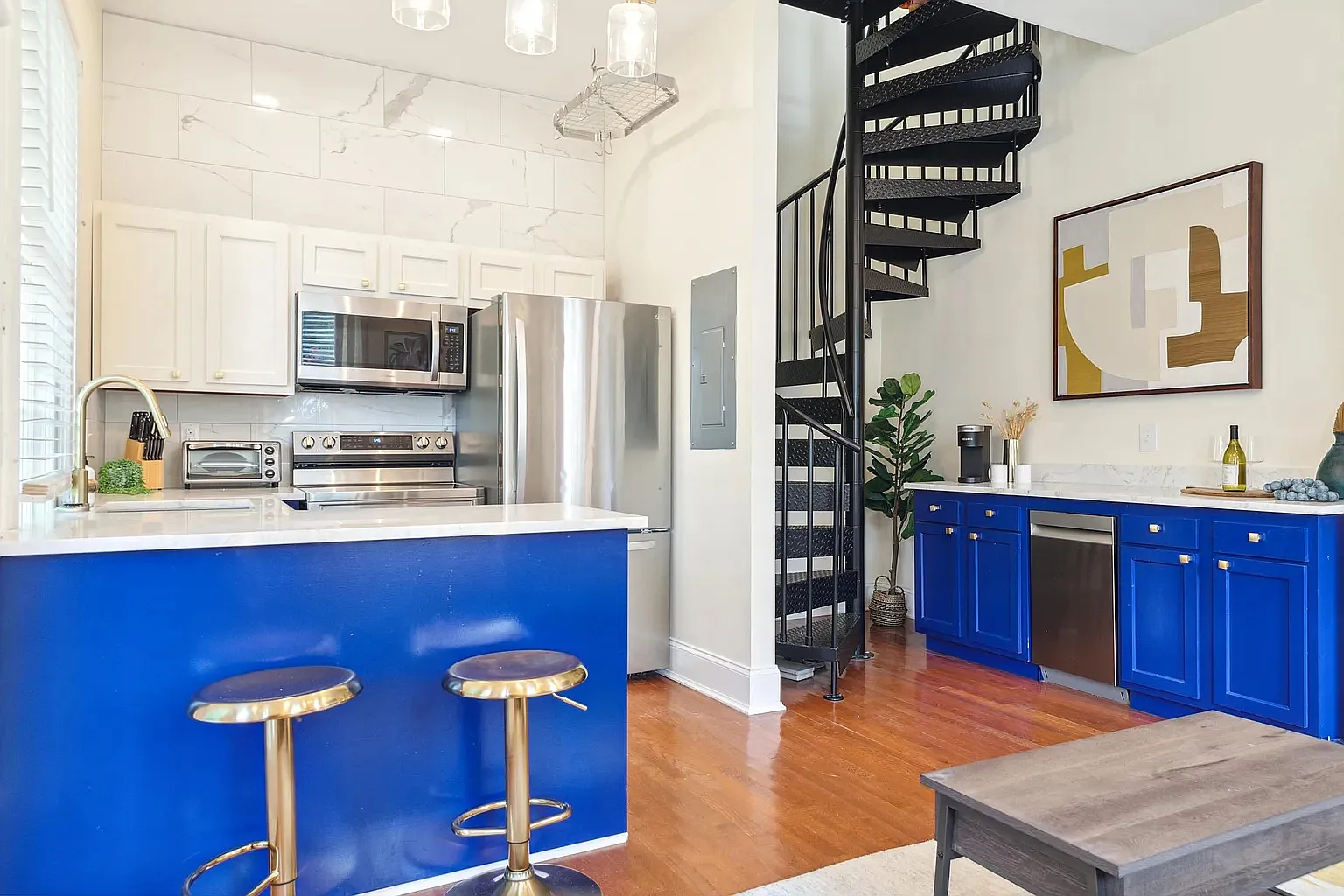 426 Race St — Photo 1