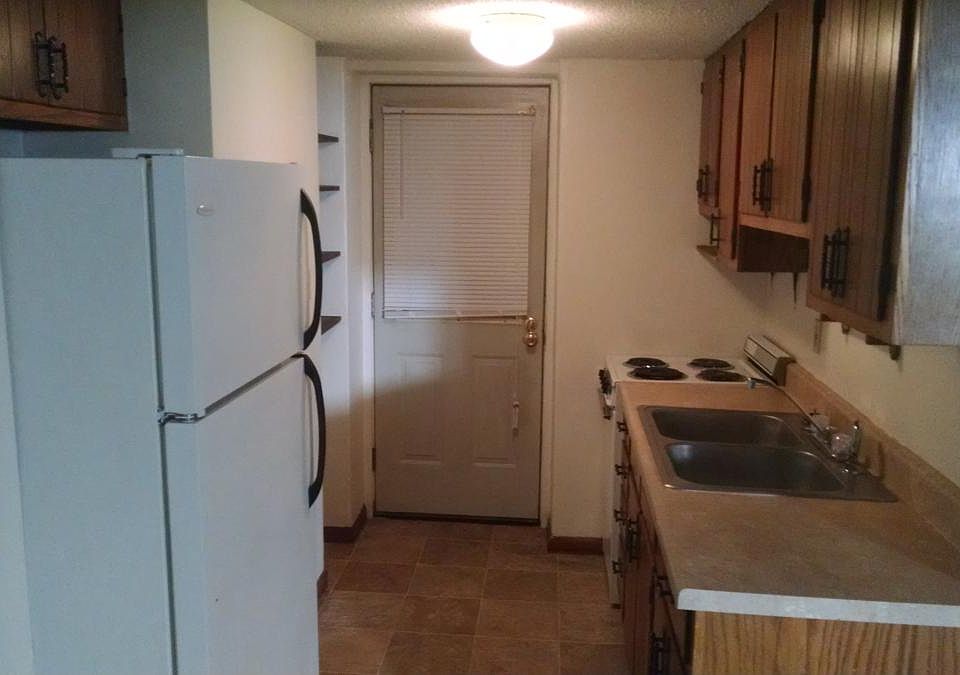 2nd image of 436 1/2 W 4th St