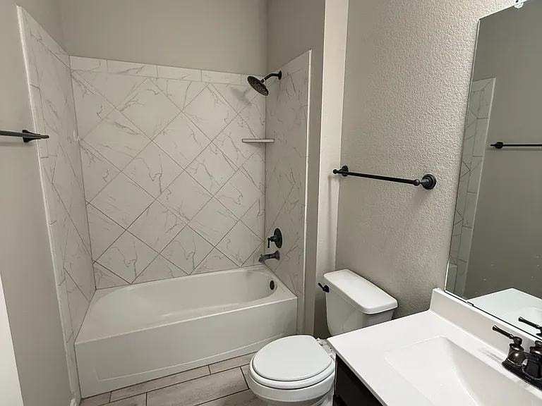 15223 Liberty Sta — Photo 5