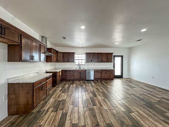 5th image of 1706 Fox Ln