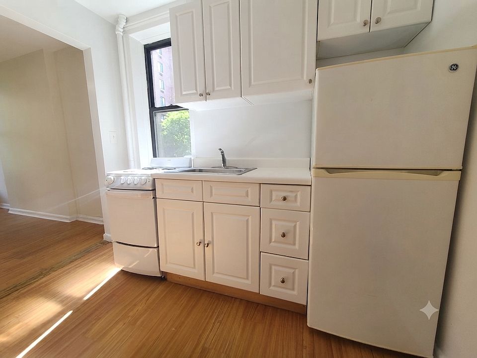 2nd image of 217 E 29th St APT 42