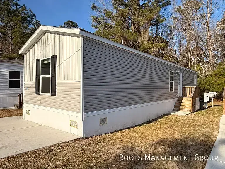 300 Brantley Dr #32 — Photo 2