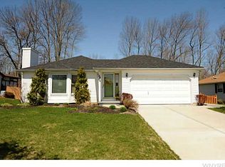 5964 Margaret Ann Dr, Lake View, NY 14085