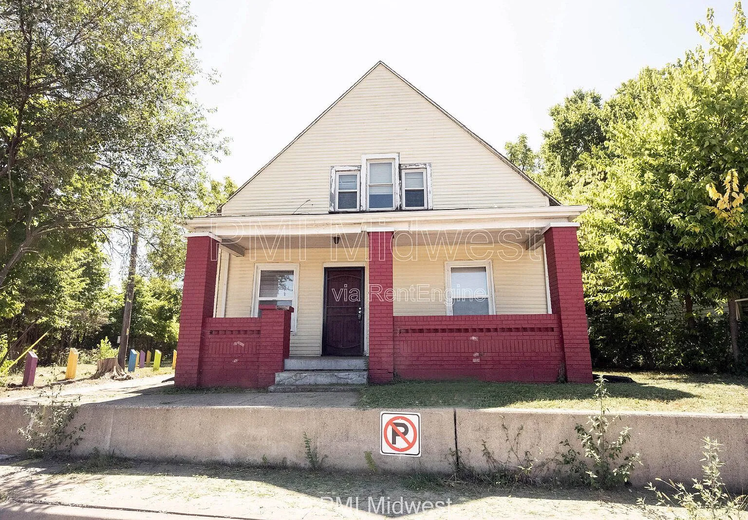 4 bed, 2.0 bath, 1830 sqft, $1,299 — Photo 1