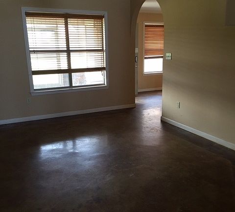 3rd image of 810 Vista Cv