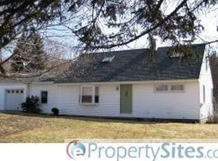 1 Woodland St, Derry, NH 03038