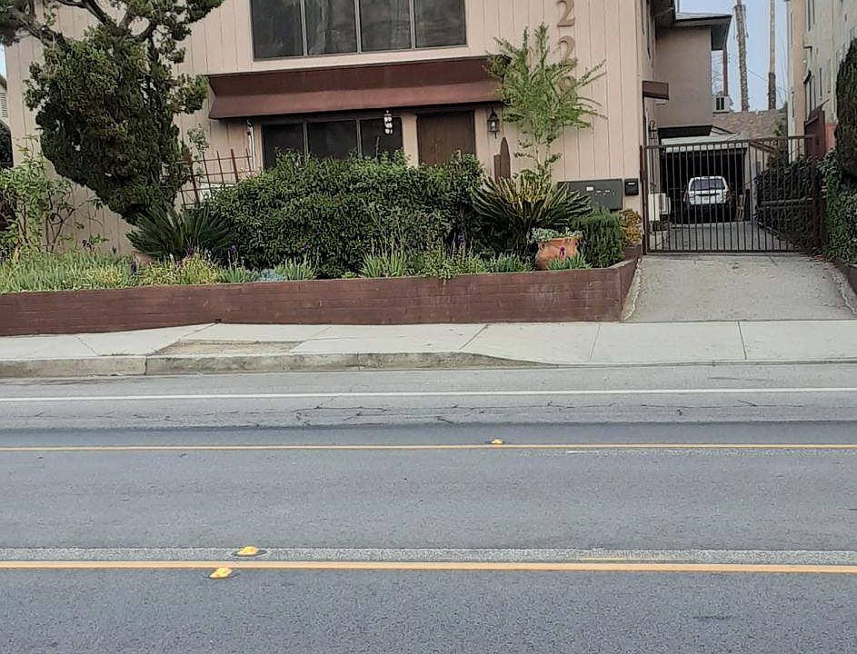 1st image of 6228 Whitsett Ave APT 5