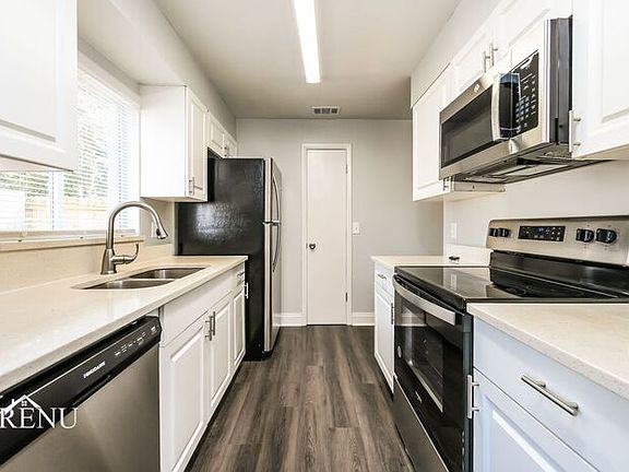 3rd image of 3275 Shady Willow Dr