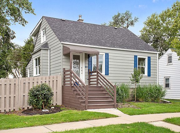 2nd image of 9612 Merton Ave