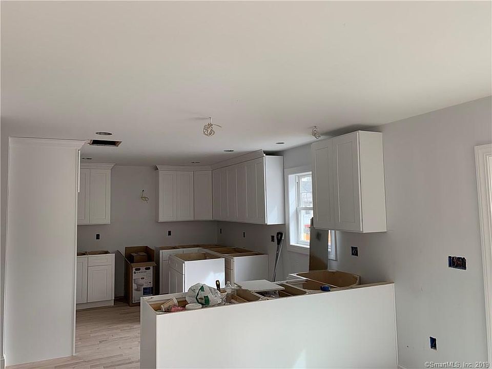 2nd image of 289 Valley Ave