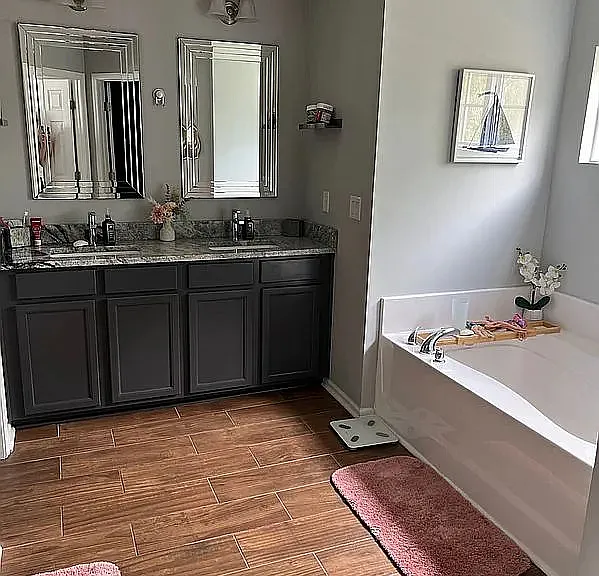 364 Heathrow Dr — Photo 8
