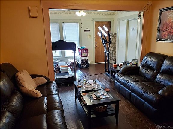 5th image of 984 E Main St