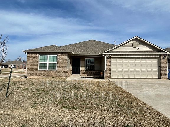 2nd image of 1016 N Scouts Court Way